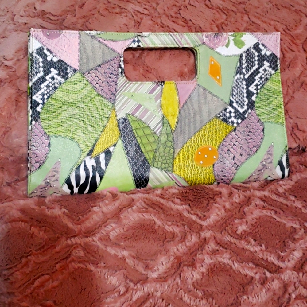 CLUTCH PURSE